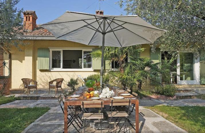 Villa Sweet Flower - With Private Pool And Garden Manerba del Garda Ngoại thất bức ảnh